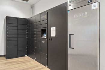 24-Hour automated package-system